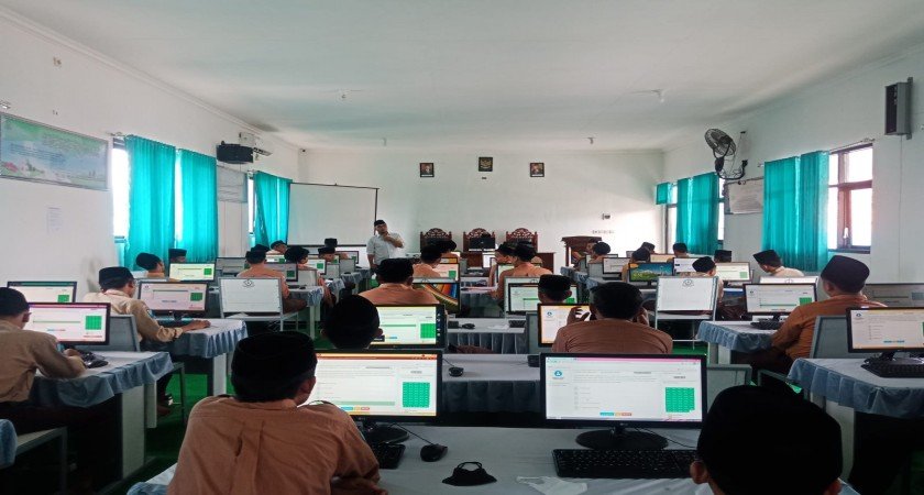 Simulasi I UMBK Tahun 2022 di MA Miftahul Ulum Banyuputih Kidul